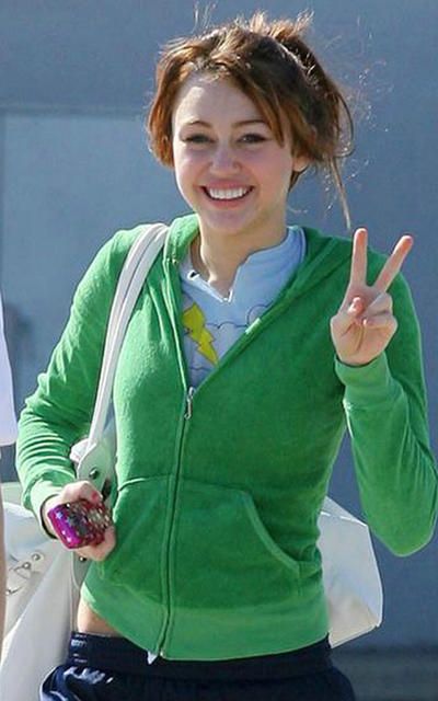 miley-cyrus-studio-1.jpg